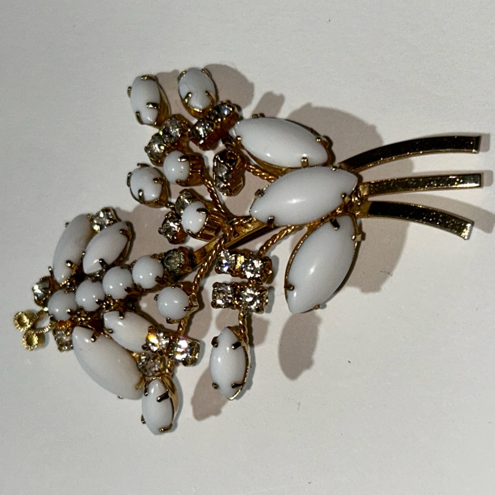 Vintage Gold and White Floral Brooch